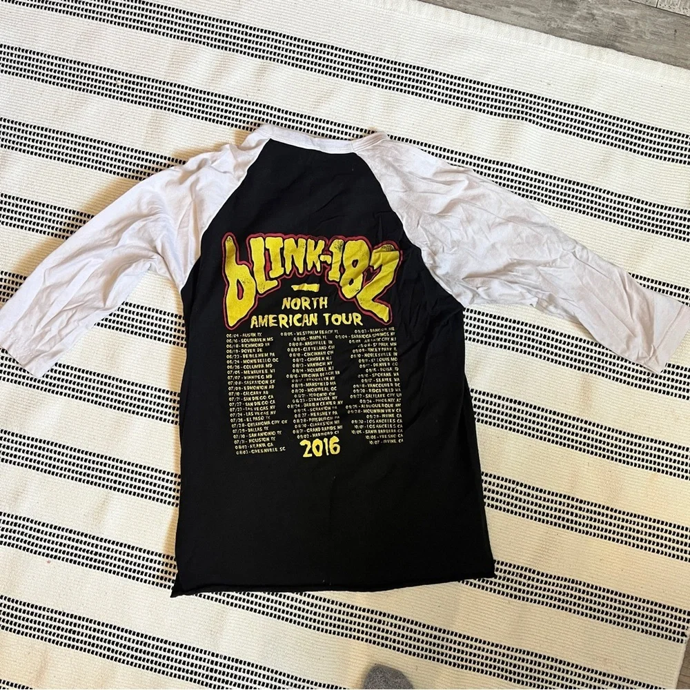 Black and White Long Sleeve Tee with Graphic Design - Picture 3 of 5